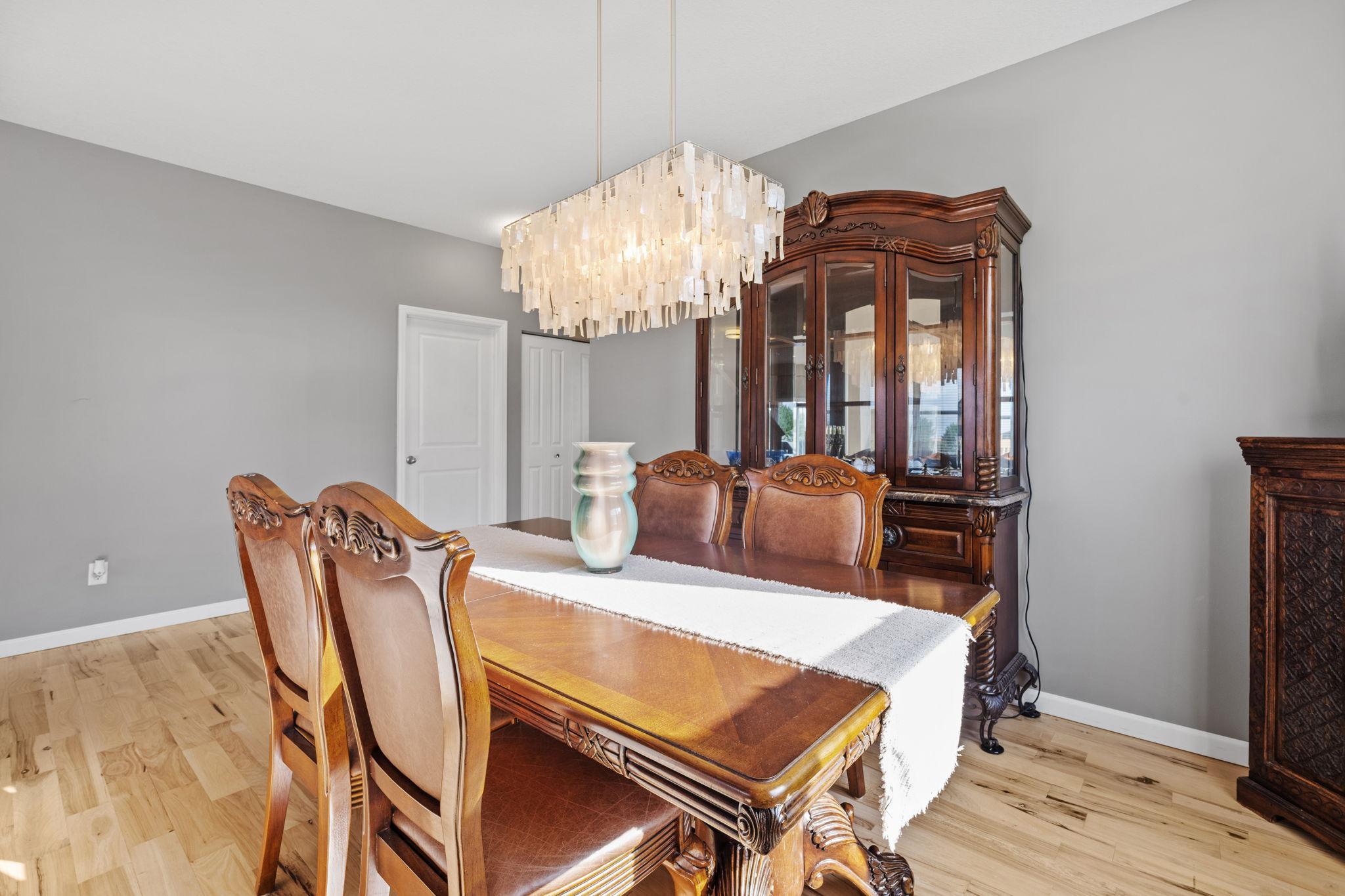 Lakeville, Minnesota, 55044, United States, 4 Bedrooms Bedrooms, ,3 BathroomsBathrooms,Residential,For Sale,1992013