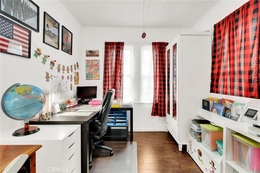 Los Angeles, California, 90044, United States, 3 Bedrooms Bedrooms, ,2 BathroomsBathrooms,Residential,For Sale,1931570