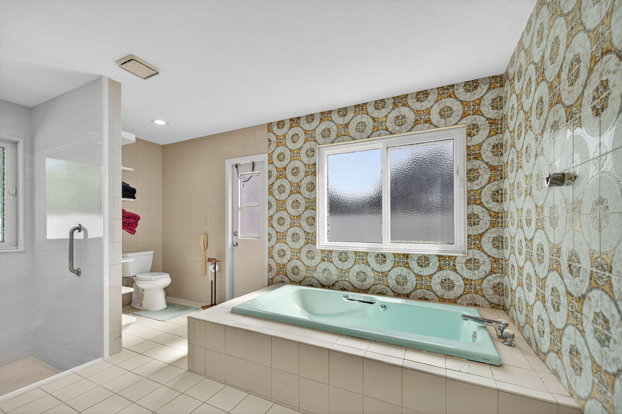 Coral Springs, Florida, 33071, United States, 4 Bedrooms Bedrooms, ,3 BathroomsBathrooms,Residential,For Sale,1989618