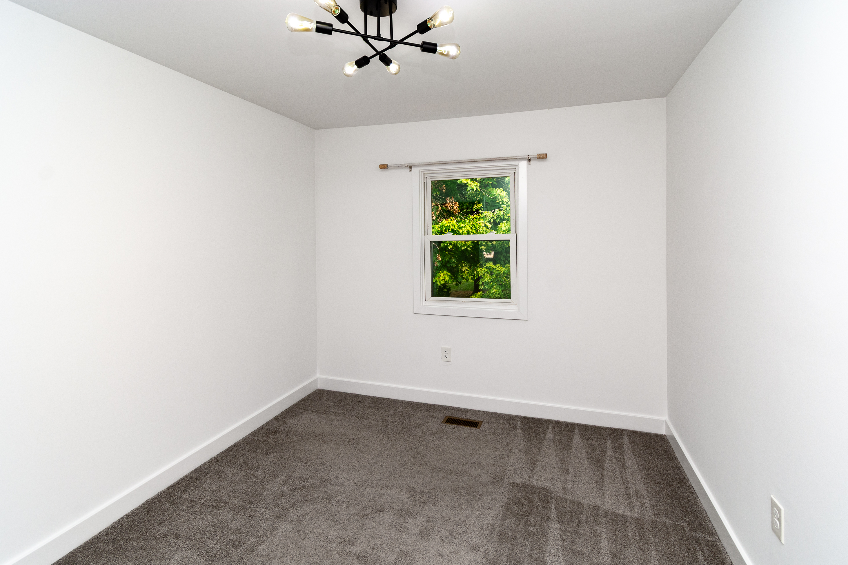  Stylish Three-Bedroom Townhome Near Shops, Dining and SEPTA - 物件實景