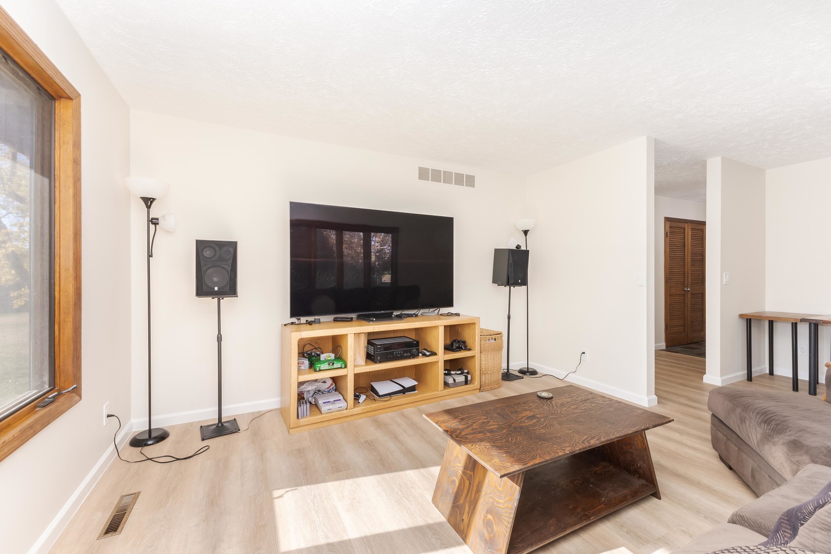 Heyworth, Illinois, 61745, United States, 3 Bedrooms Bedrooms, ,3 BathroomsBathrooms,Residential,For Sale,1989180