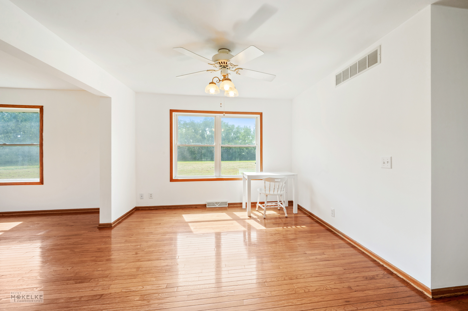 Newark, Illinois, 60541, United States, 4 Bedrooms Bedrooms, ,3 BathroomsBathrooms,Residential,For Sale,1918229