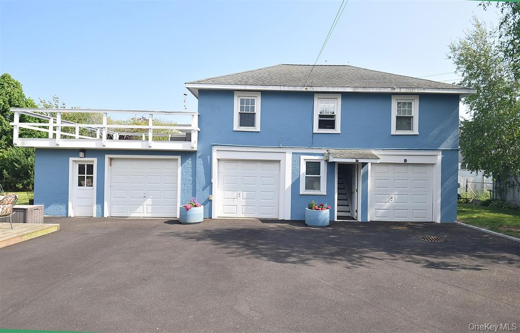Lindenhurst, New York, 11757, United States, 5 Bedrooms Bedrooms, ,3 BathroomsBathrooms,Residential,For Sale,2049056