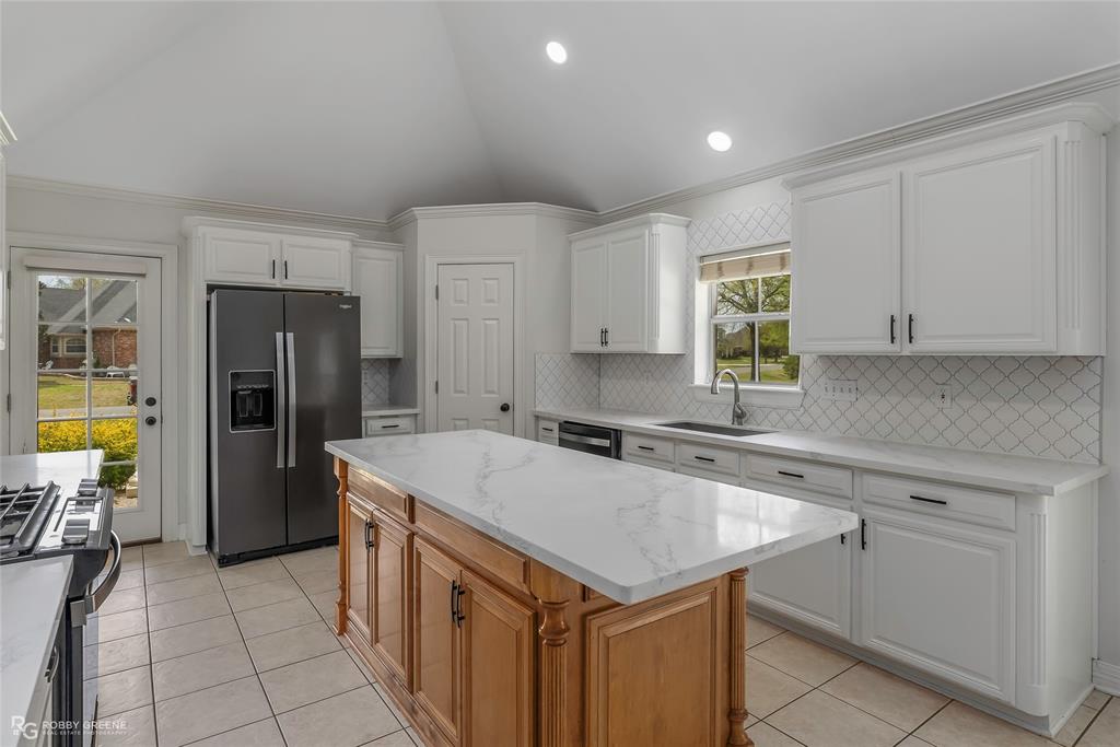 Bossier City, Louisiana, 71111, United States, 5 Bedrooms Bedrooms, ,4 BathroomsBathrooms,Residential,For Sale,1752674