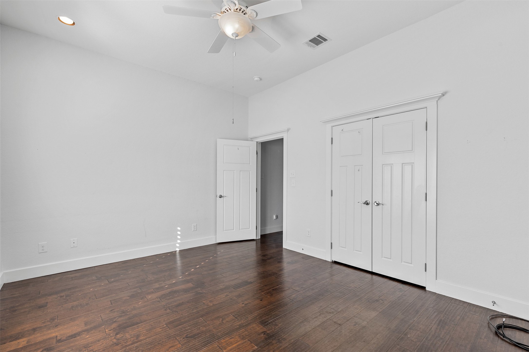 Cleburne, Texas, 76033, United States, 4 Bedrooms Bedrooms, ,3 BathroomsBathrooms,Residential,For Sale,1940352