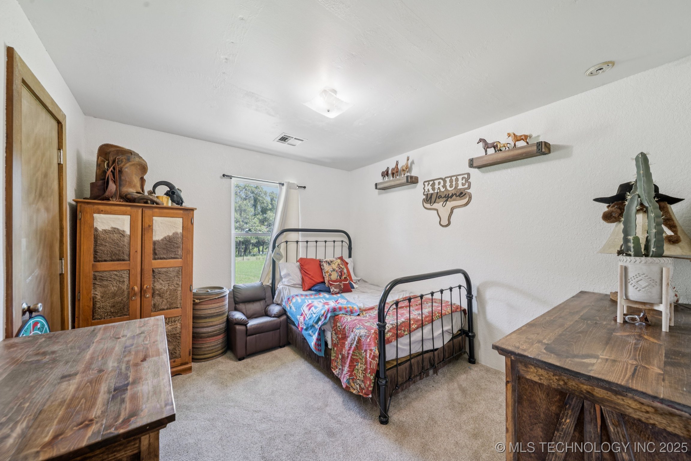 Barnsdall, Oklahoma, 74002, United States, 4 Bedrooms Bedrooms, ,3 BathroomsBathrooms,Residential,For Sale,1898751