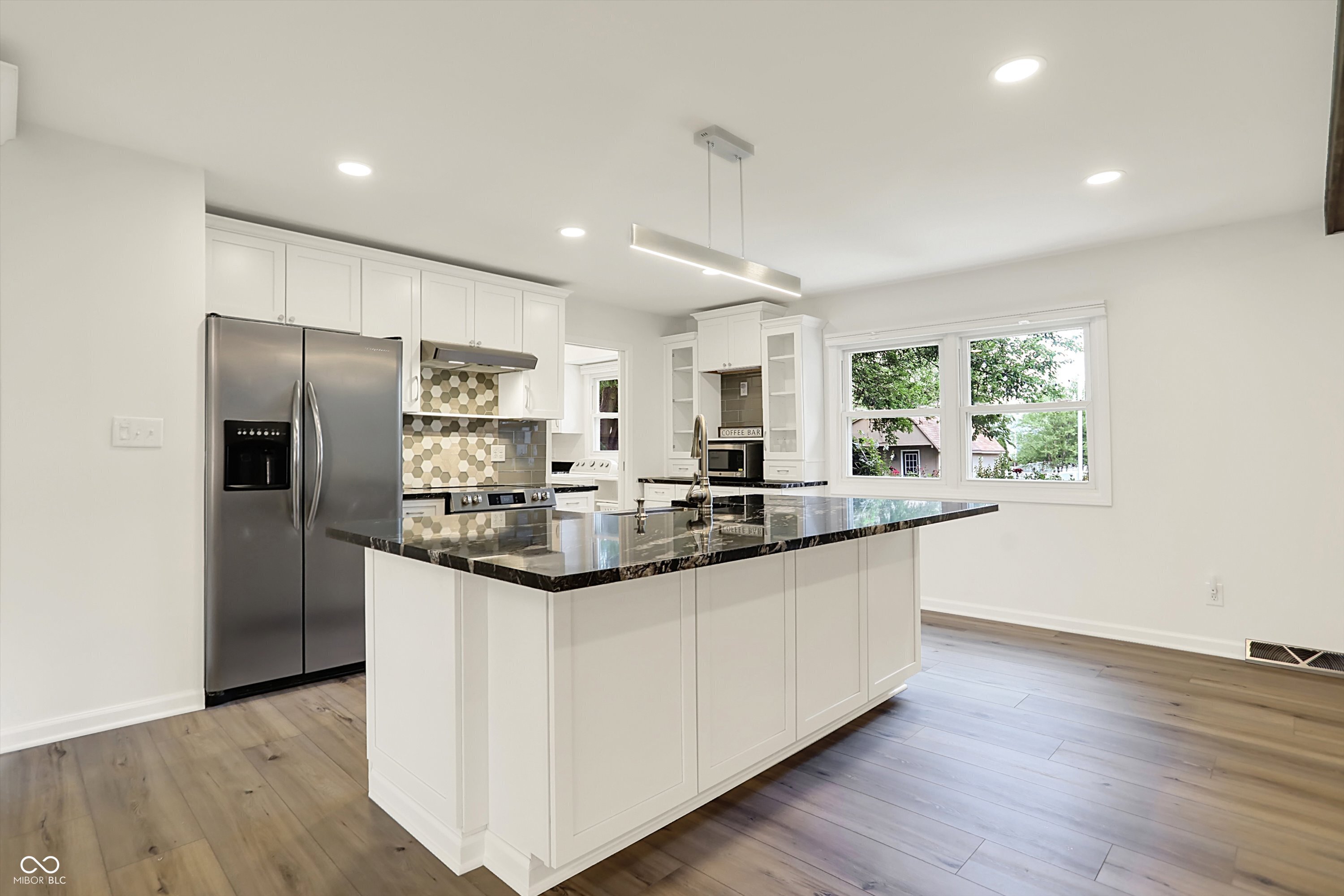 Zionsville, Indiana, 46077, United States, 3 Bedrooms Bedrooms, ,3 BathroomsBathrooms,Residential,For Sale,1975998