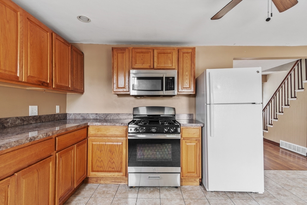 Stoneham, Massachusetts, 02180, United States, 4 Bedrooms Bedrooms, ,2 BathroomsBathrooms,Residential,For Sale,1898485