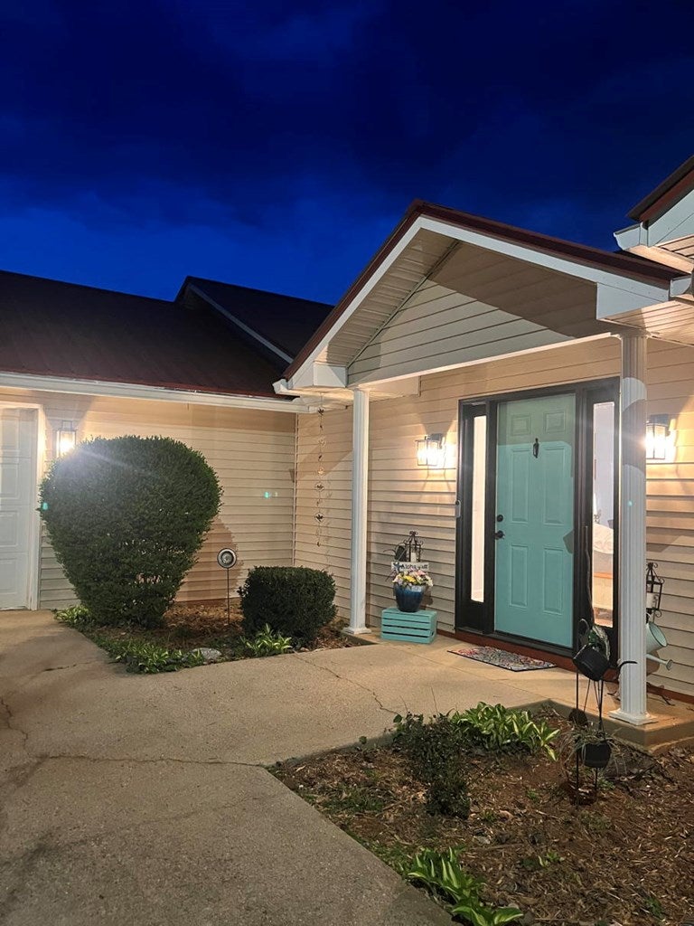 Hiawassee, Georgia, 30546, United States, 3 Bedrooms Bedrooms, ,2 BathroomsBathrooms,Residential,For Sale,1761717