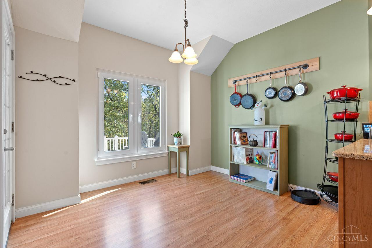 Hamilton Twp, Ohio, 45039, United States, 5 Bedrooms Bedrooms, ,4 BathroomsBathrooms,Residential,For Sale,1989607