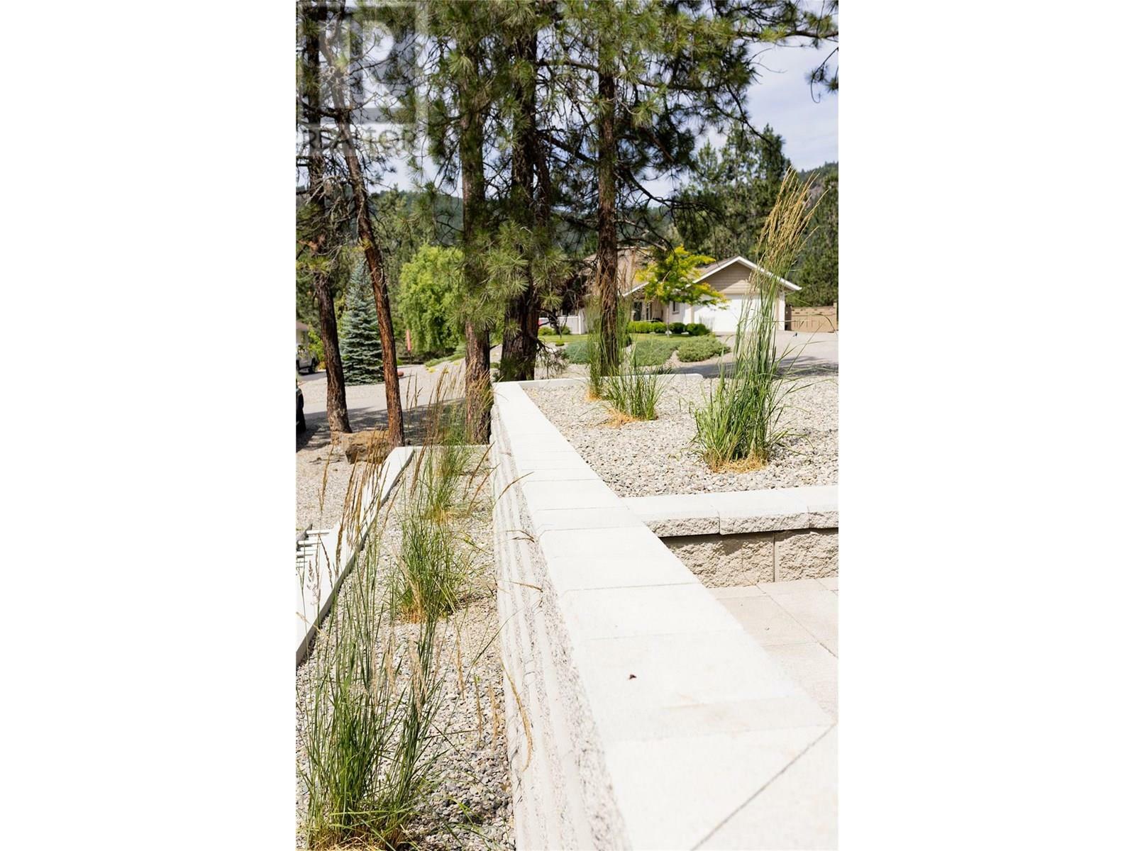 GRAND FORKS, British Columbia, V0H 1H2, CA, 5 Bedrooms Bedrooms, ,5 BathroomsBathrooms,Residential,For Sale,1868553