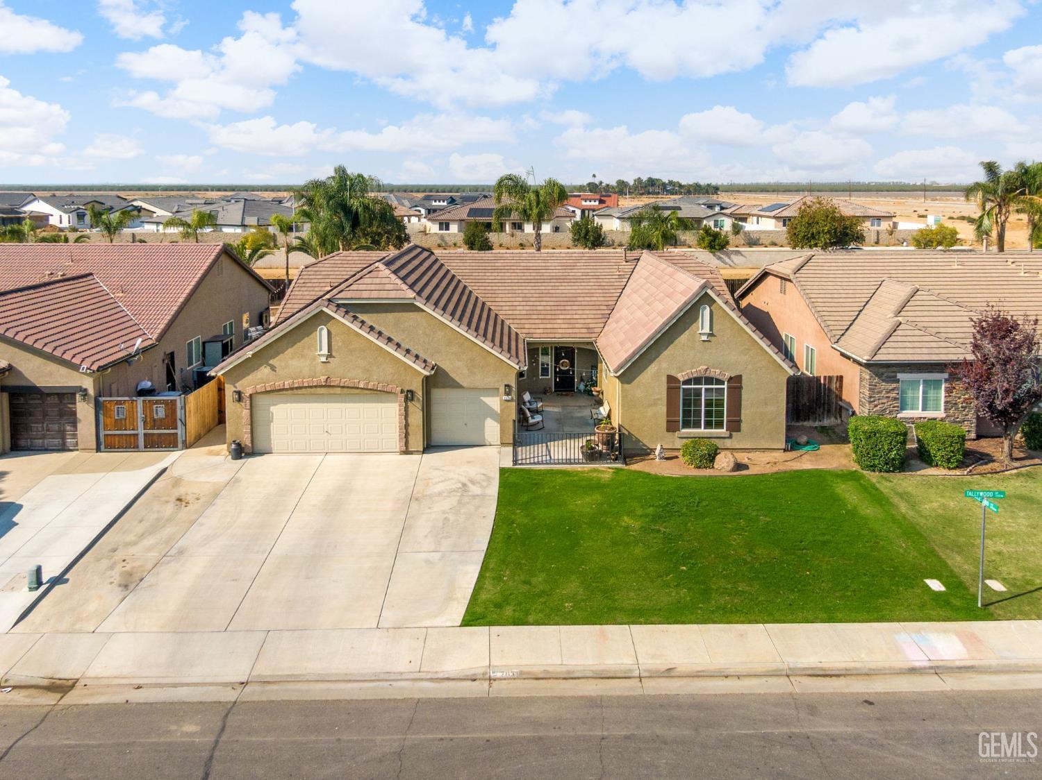 Bakersfield, California, 93312, United States, 3 Bedrooms Bedrooms, ,2 BathroomsBathrooms,Residential,For Sale,1989296