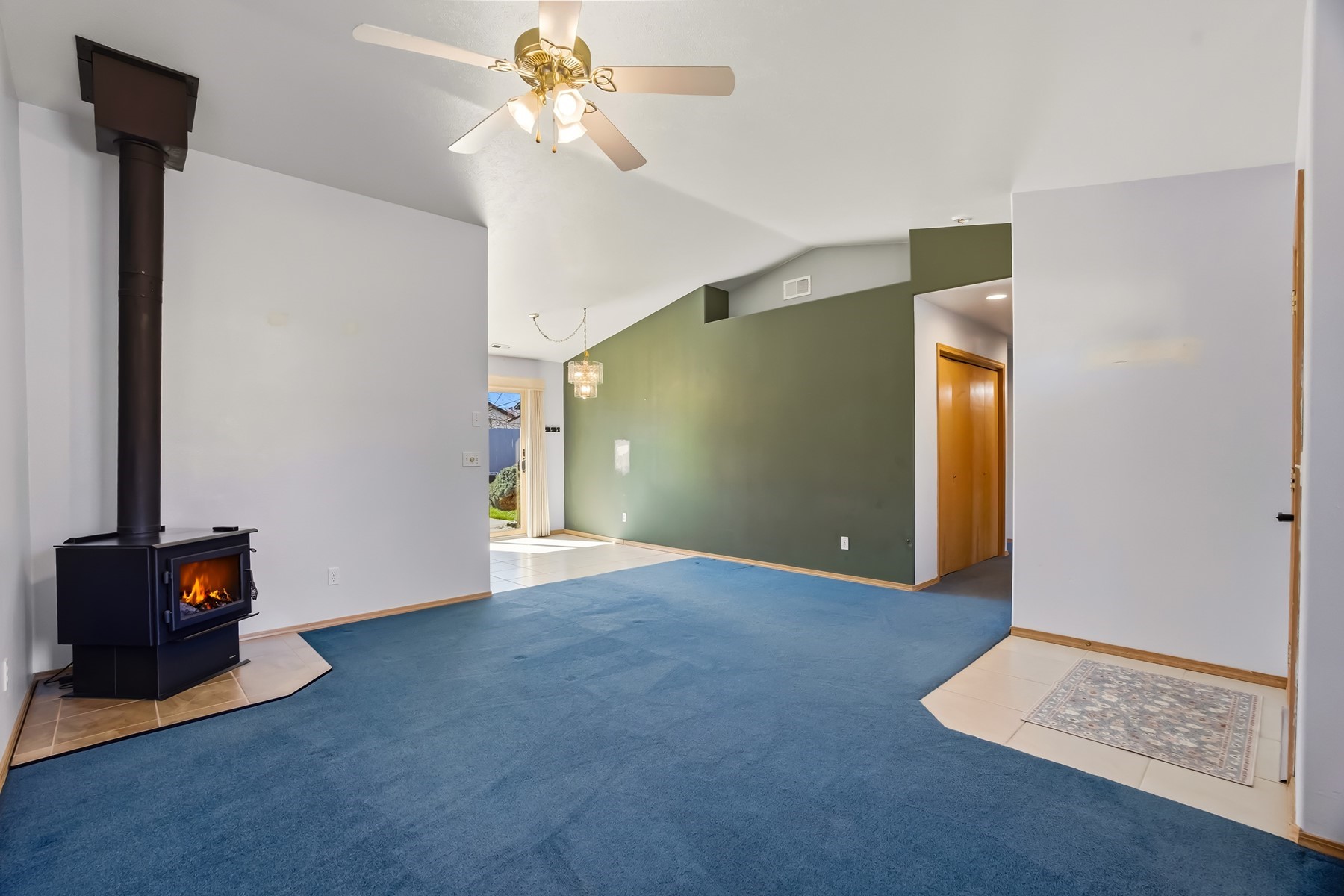  Single-Level Living with Key Updates - 物件實景