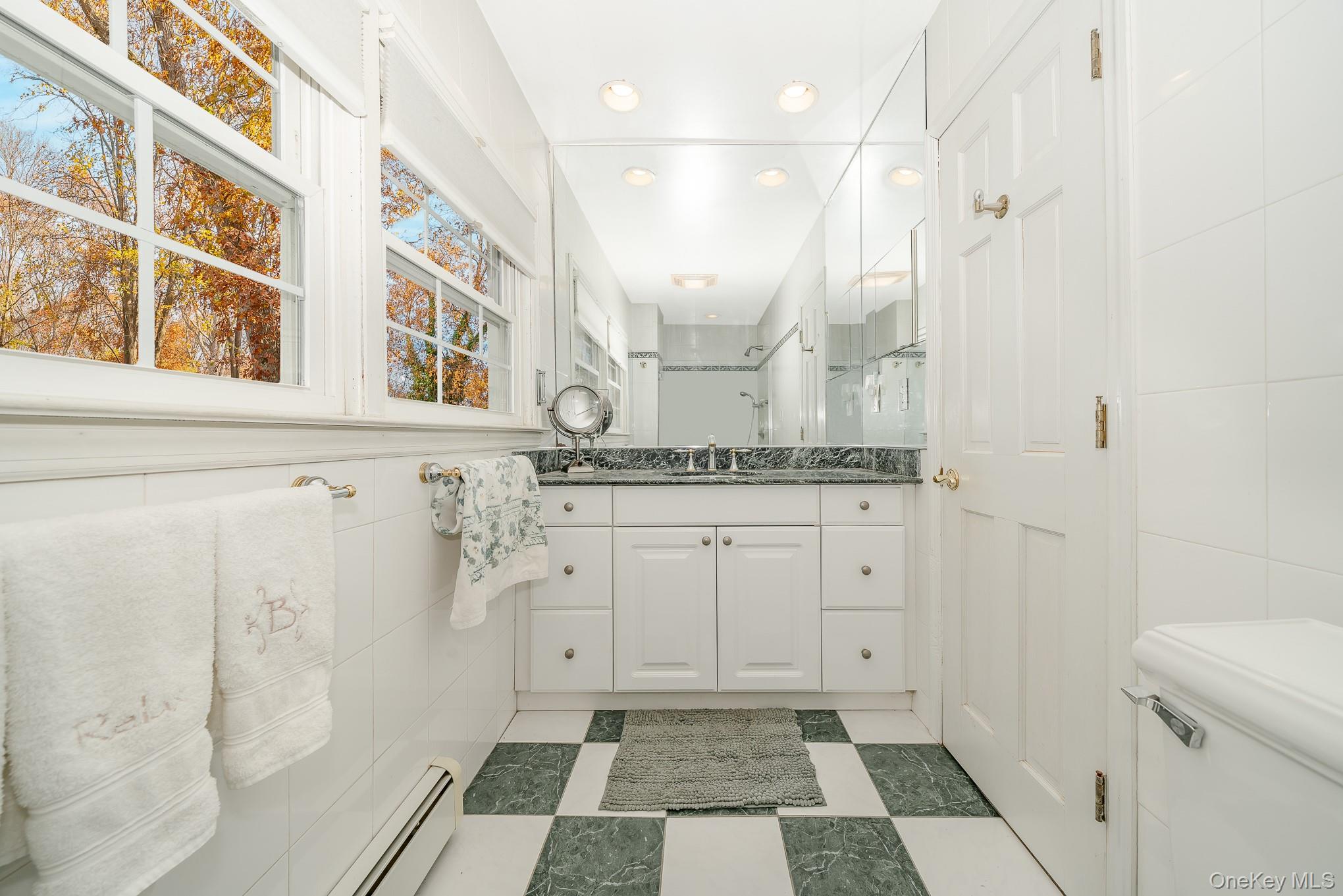 Seaford, New York, 11783, United States, 3 Bedrooms Bedrooms, ,2 BathroomsBathrooms,Residential,For Sale,2005849