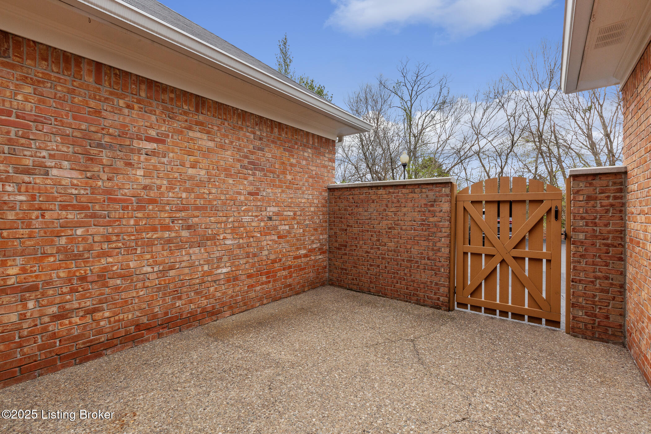Prospect, Kentucky, 40059, United States, 3 Bedrooms Bedrooms, ,4 BathroomsBathrooms,Residential,For Sale,1754796