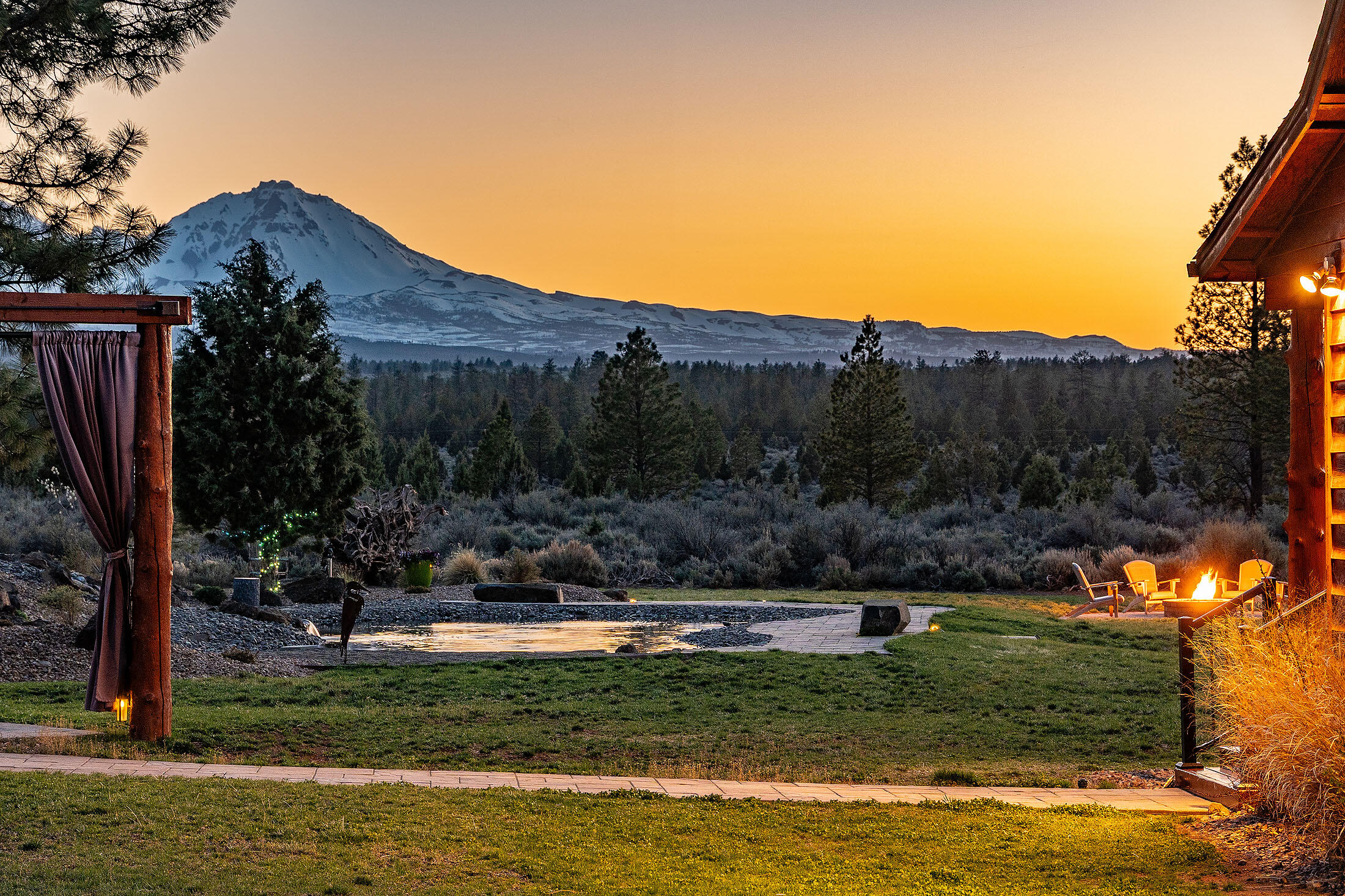 Bend, Oregon, 97703, United States, 3 Bedrooms Bedrooms, ,2 BathroomsBathrooms,Residential,For Sale,1826541