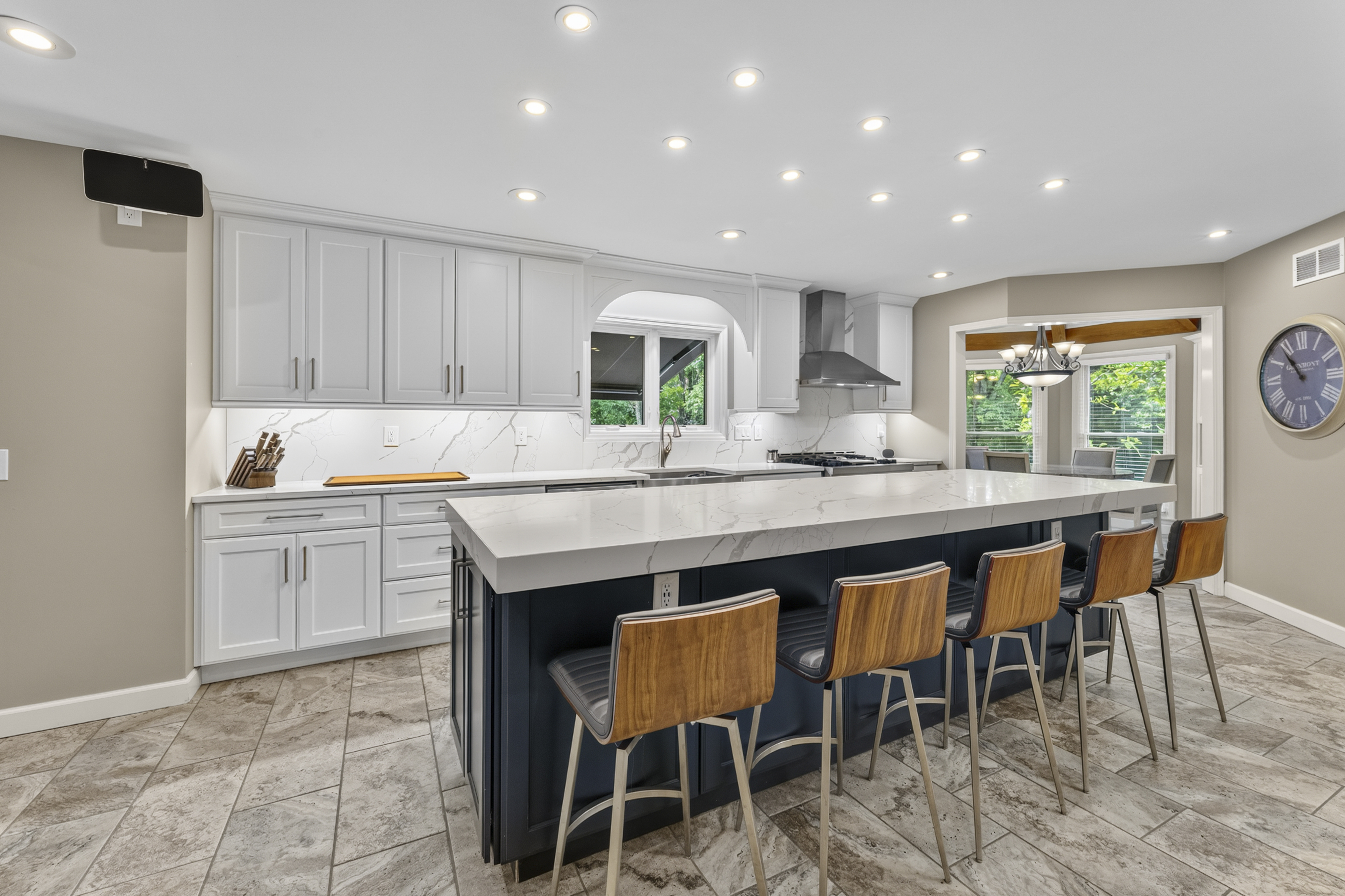  Exquisitely Renovated Home in the heart of Town & Country - 物件實景