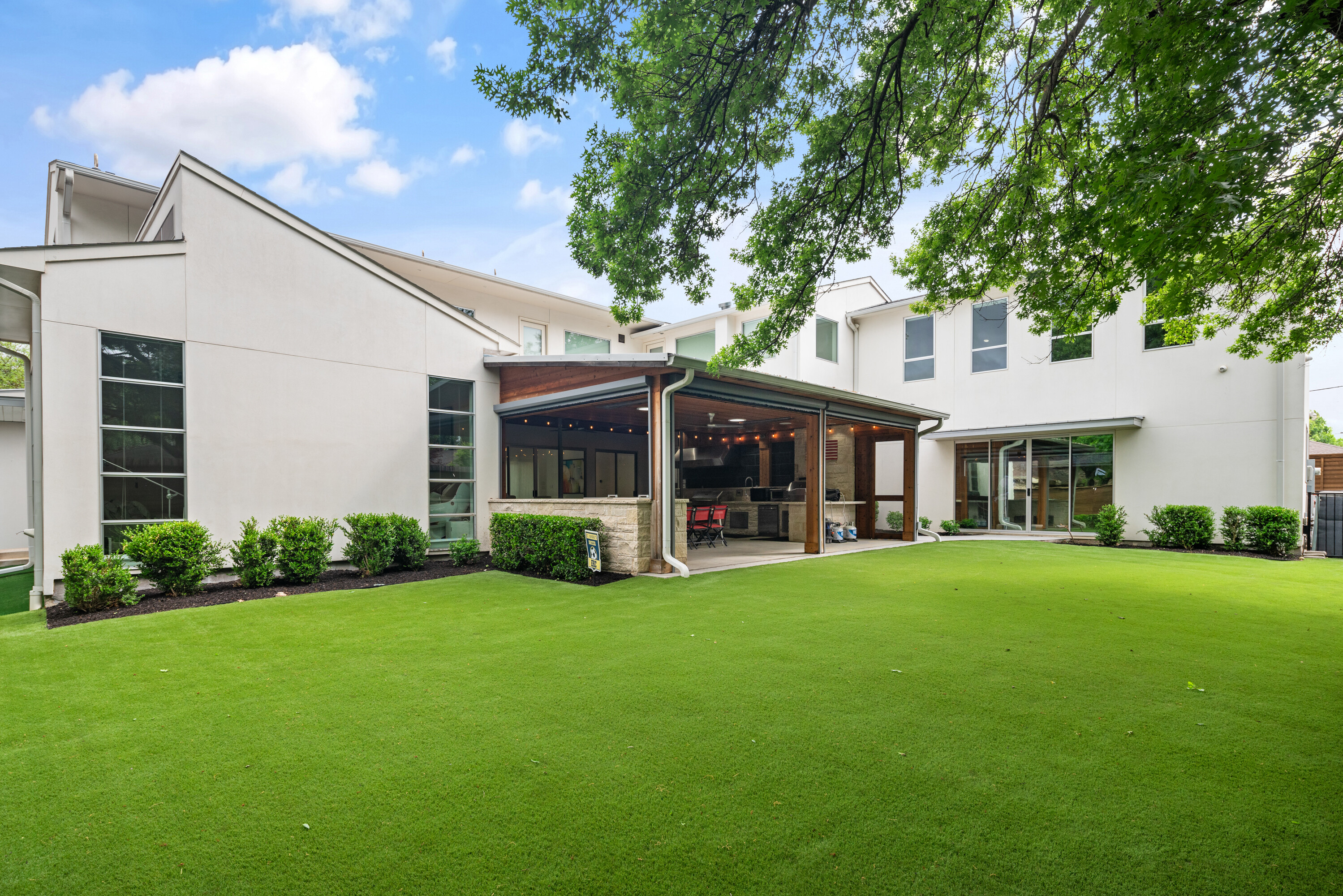  Modern, Distinctive, and Thoughtfully Designed in Melshire Estates - 物件實景