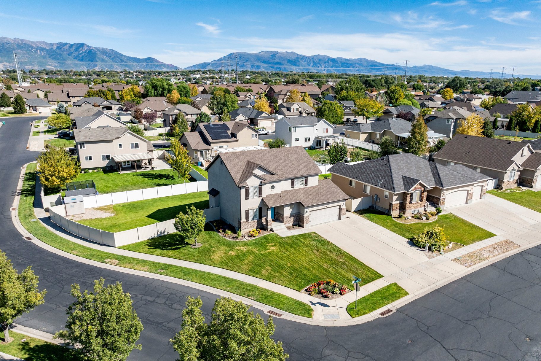  Fantastic Floor Plan in Great West Haven Location - 物件實景