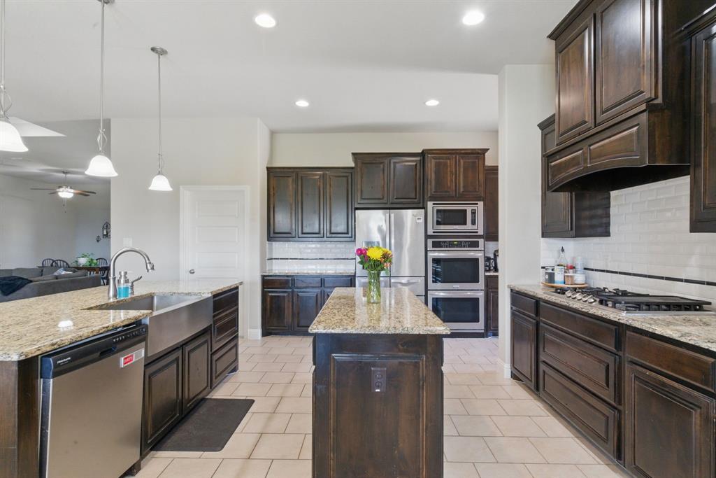 Weatherford, Texas, 76087, United States, 3 Bedrooms Bedrooms, ,3 BathroomsBathrooms,Residential,For Sale,1929986