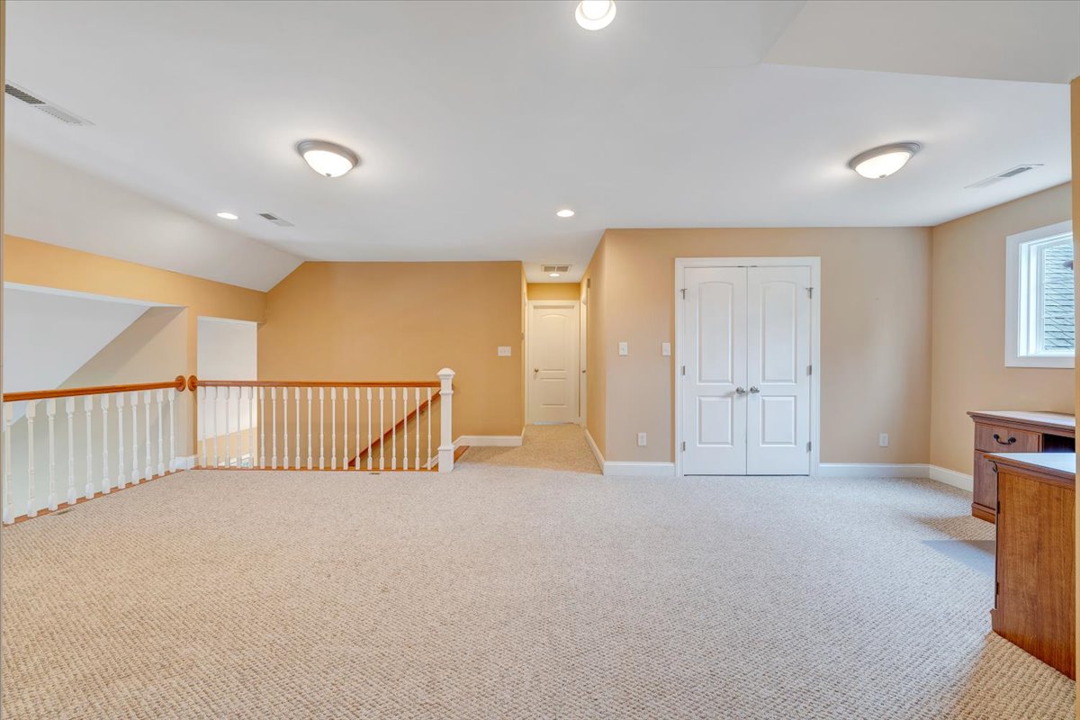 Huddleston, Virginia, 24104, United States, 4 Bedrooms Bedrooms, ,4 BathroomsBathrooms,Residential,For Sale,2048445