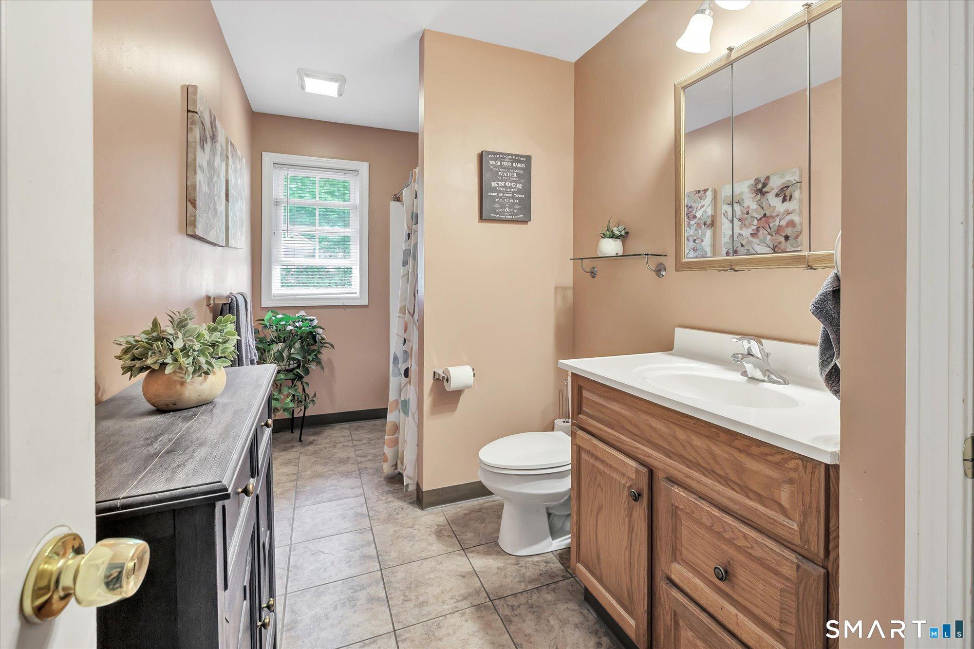 Ansonia, Connecticut, 06401, United States, 4 Bedrooms Bedrooms, ,4 BathroomsBathrooms,Residential,For Sale,2048150