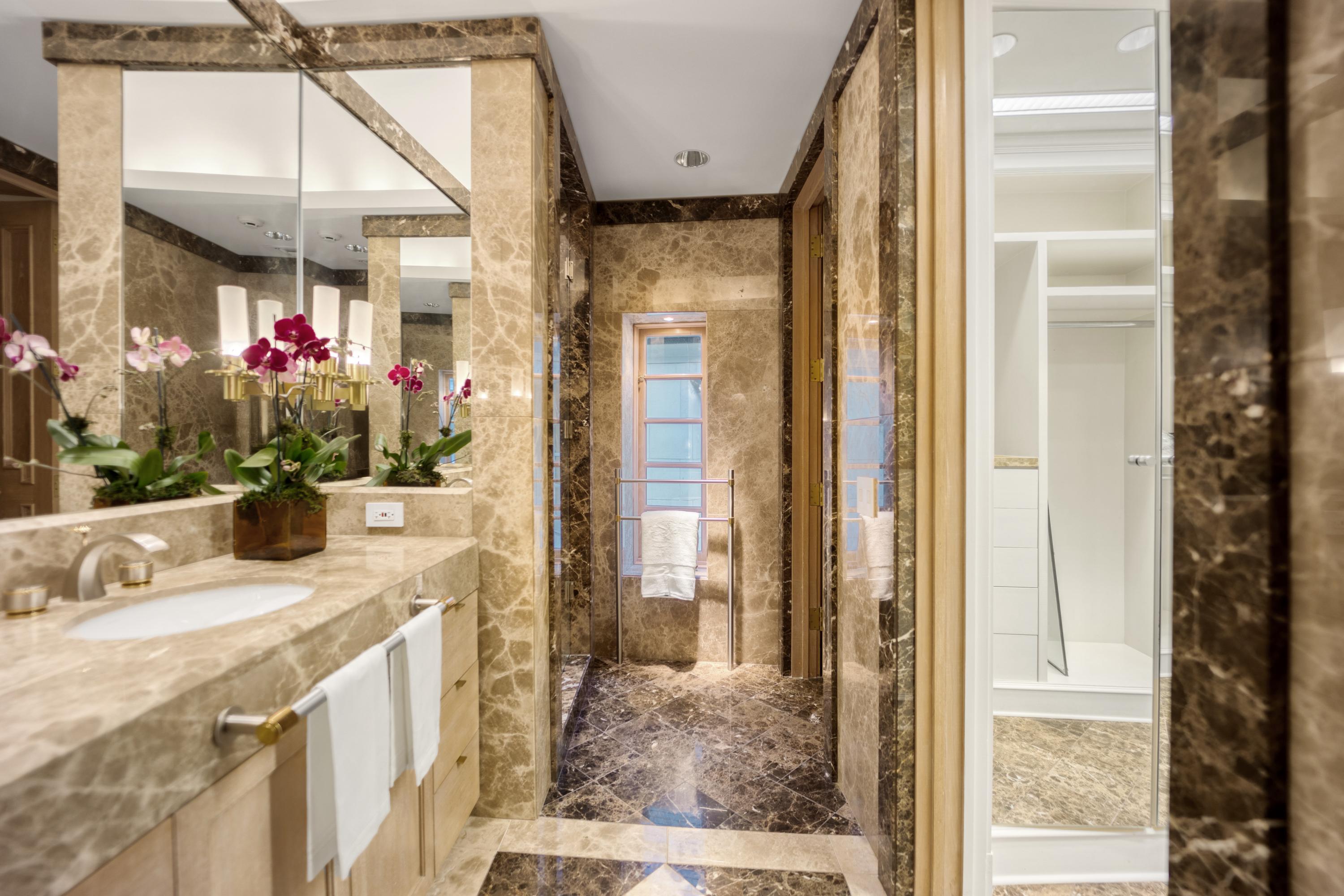  Out of This World - 物件實景