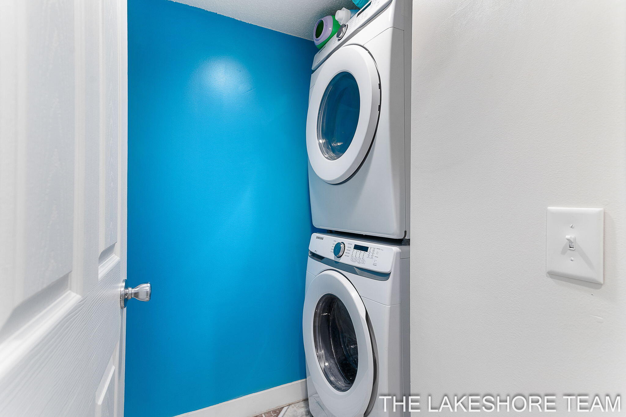 Holland, Michigan, 49424, United States, 5 Bedrooms Bedrooms, ,4 BathroomsBathrooms,Residential,For Sale,1973082