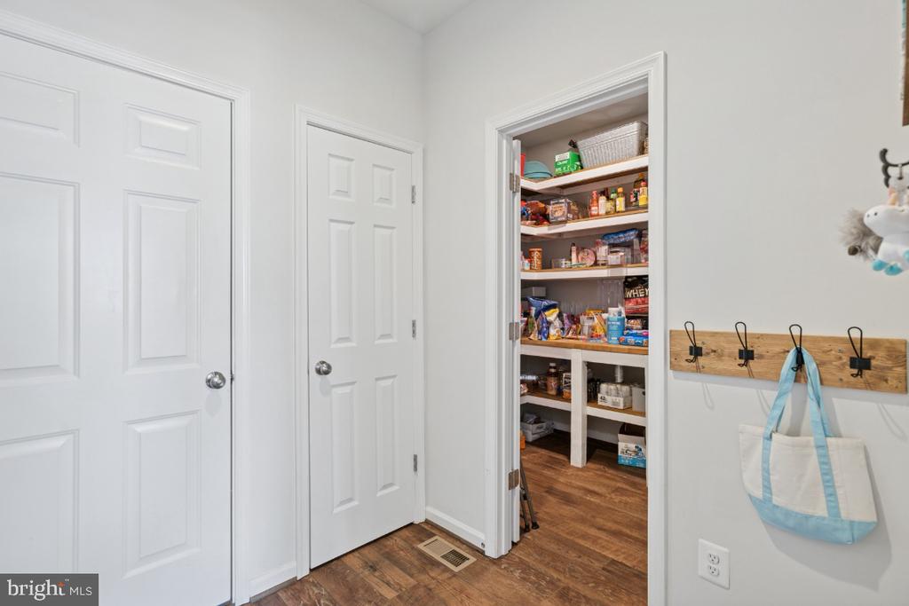 Leesburg, Virginia, 20176, United States, 7 Bedrooms Bedrooms, ,7 BathroomsBathrooms,Residential,For Sale,1941284
