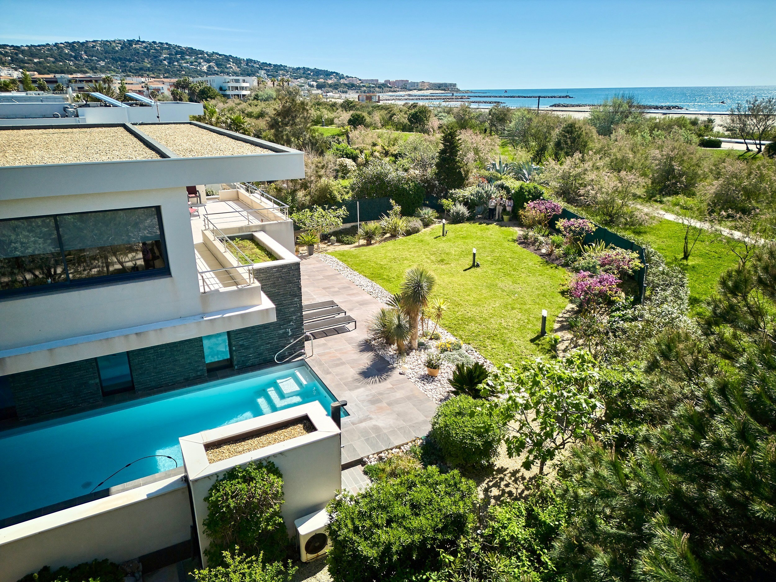  1105 / 5000 A Contemporary Beachfront Home... - 物件實景