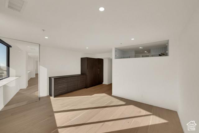 Salt Lake City, Utah, 84101, United States, 3 Bedrooms Bedrooms, ,3 BathroomsBathrooms,Residential,For Sale,1982809