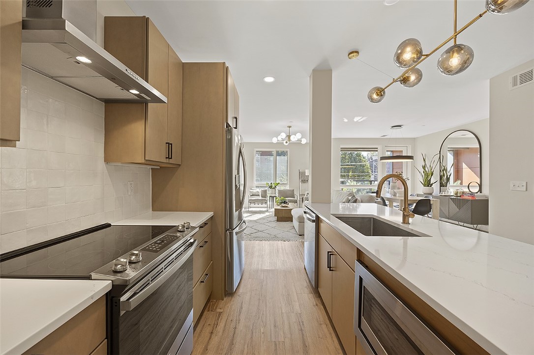 Lawrenceville, Pennsylvania, 15201, United States, 2 Bedrooms Bedrooms, ,2 BathroomsBathrooms,Residential,For Sale,1960750