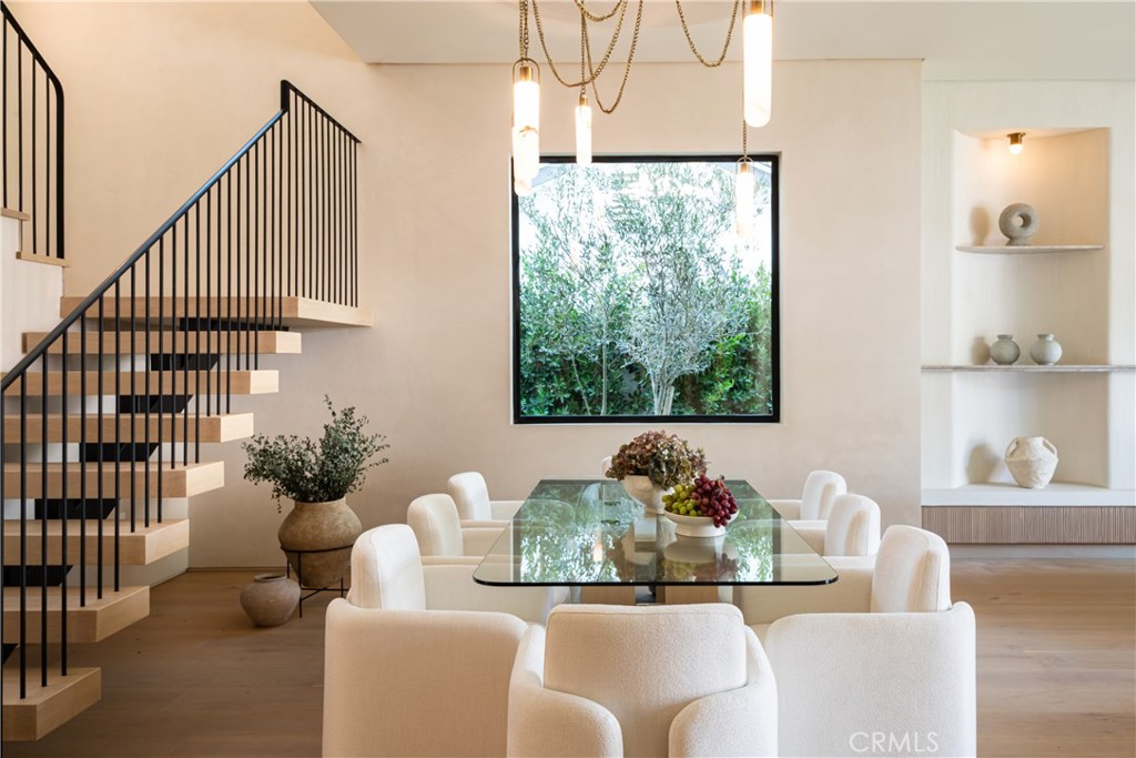 Sherman Oaks, California, 91423, United States, 6 Bedrooms Bedrooms, ,7 BathroomsBathrooms,Residential,For Sale,1990929