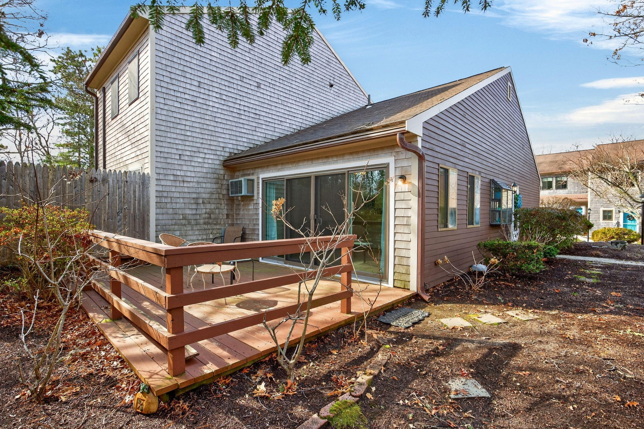  77 Roundhouse Road, Buzzards Bay, MA, 02532 - 物件實景