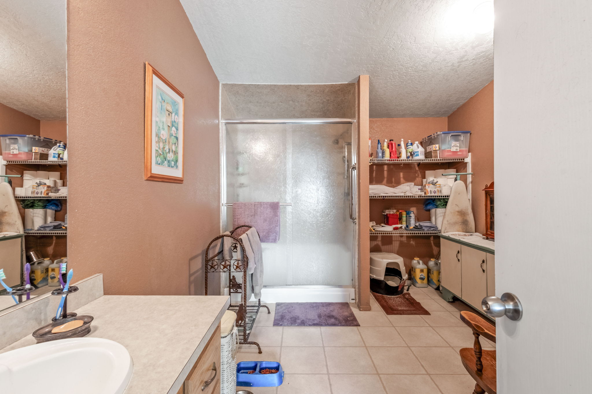 Prineville, Oregon, 97754, United States, 4 Bedrooms Bedrooms, ,2 BathroomsBathrooms,Residential,For Sale,1919985
