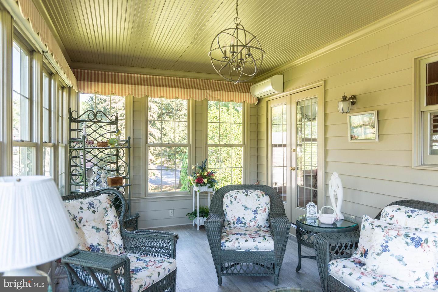 Hershey, Pennsylvania, 17033, United States, 2 Bedrooms Bedrooms, ,3 BathroomsBathrooms,Residential,For Sale,1933018