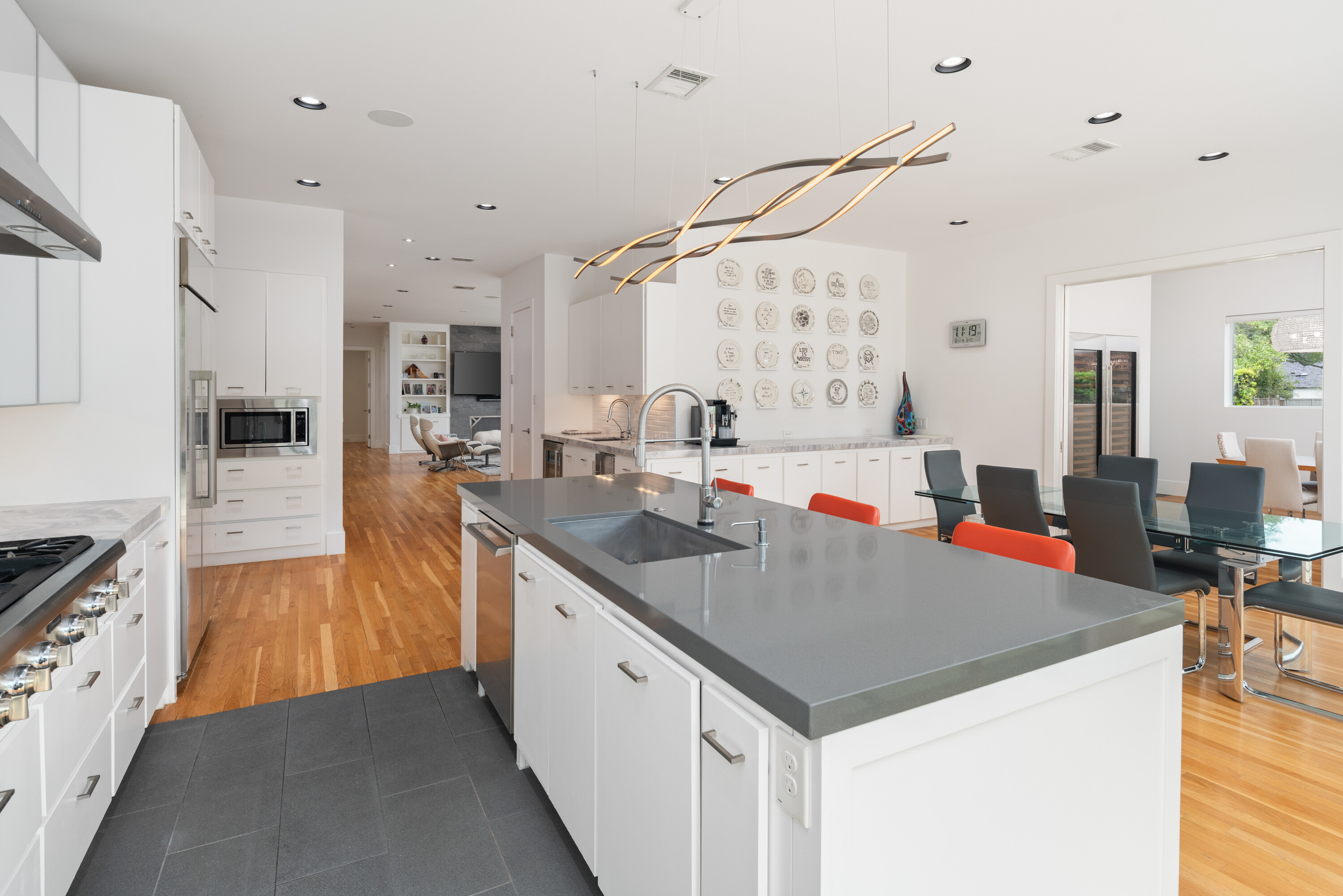  Modern, Distinctive, and Thoughtfully Designed in Melshire Estates - 物件實景