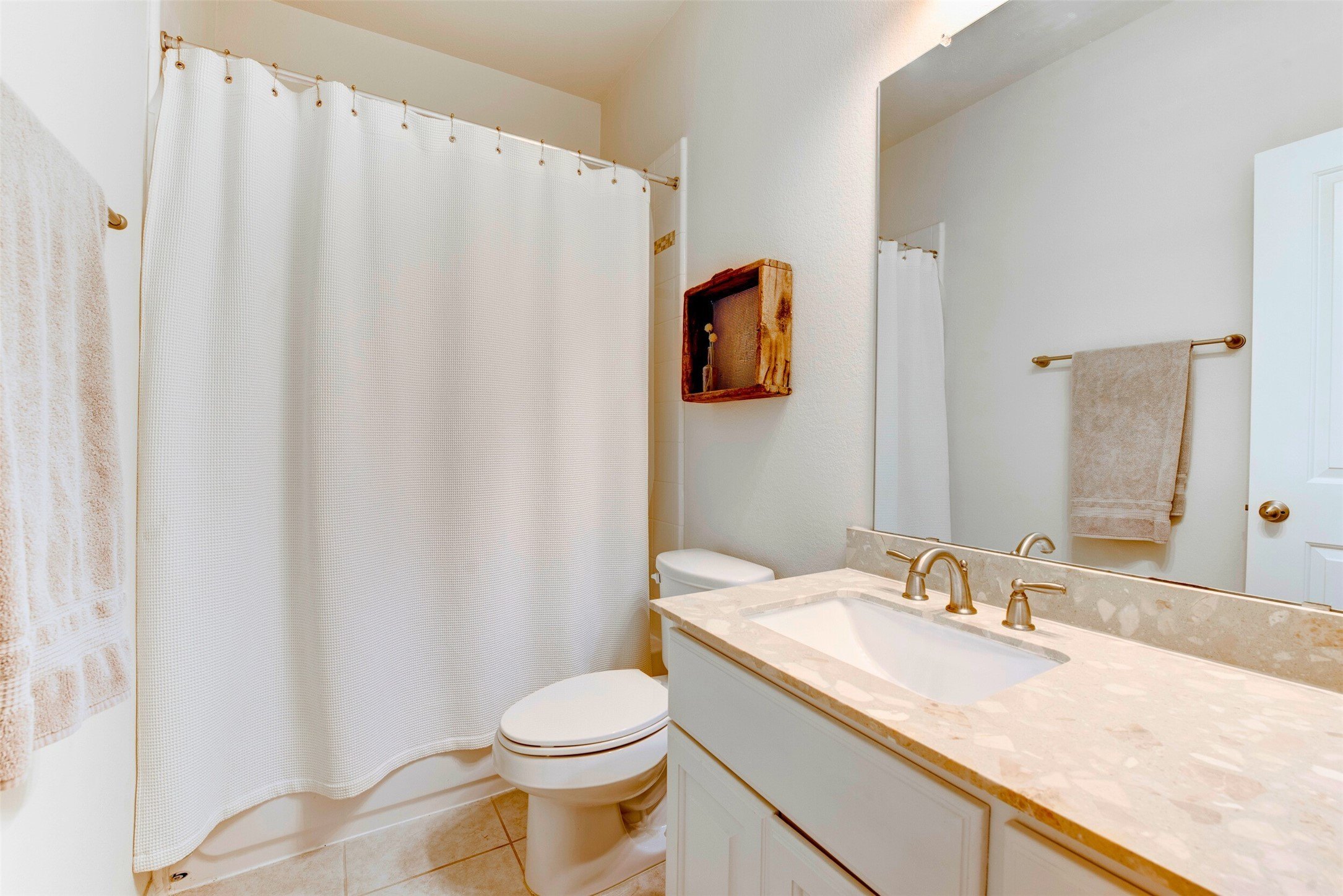 Fulshear, Texas, 77441, United States, 4 Bedrooms Bedrooms, ,4 BathroomsBathrooms,Residential,For Sale,1928205