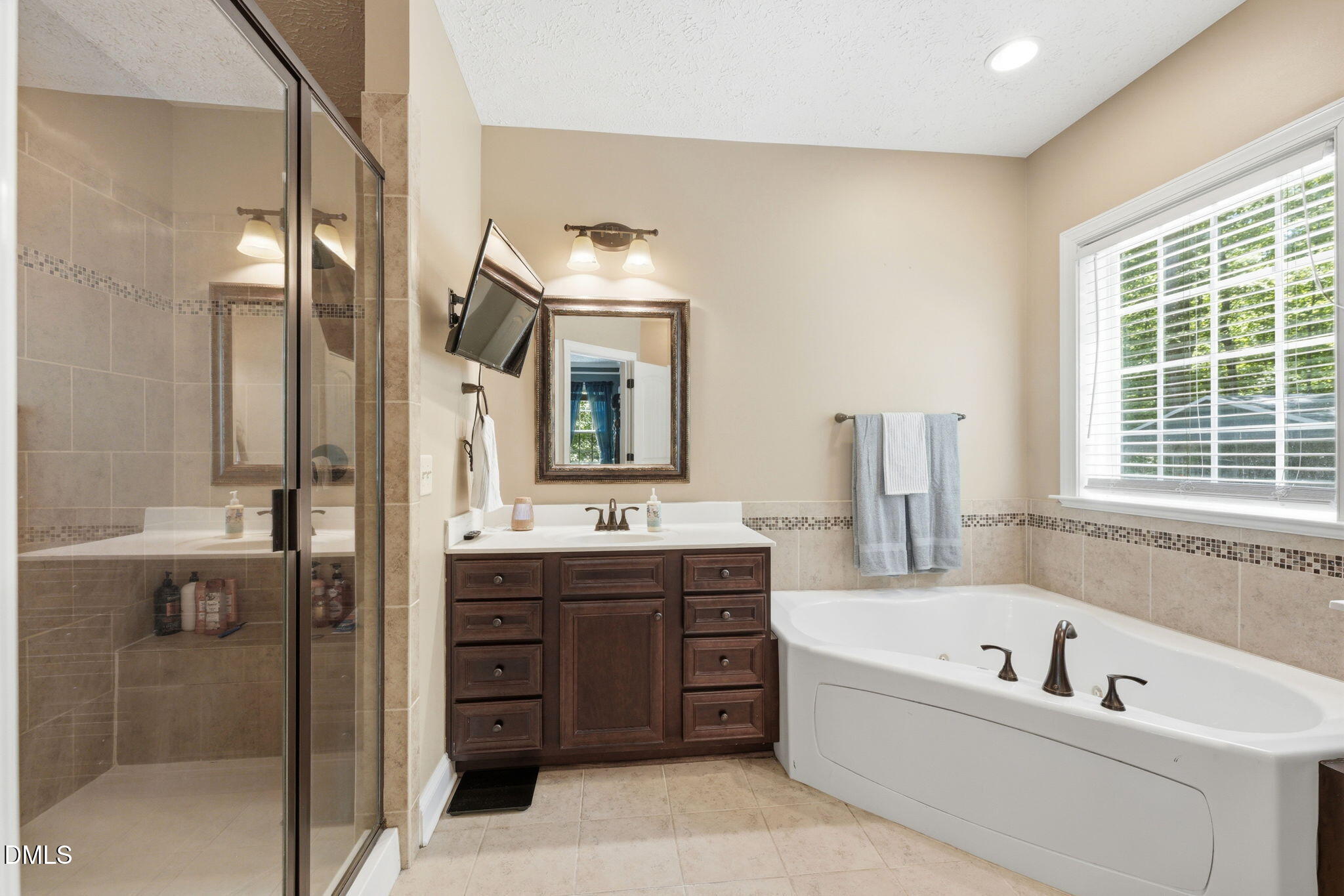 Mebane, North Carolina, 27302, United States, 4 Bedrooms Bedrooms, ,3 BathroomsBathrooms,Residential,For Sale,2048887
