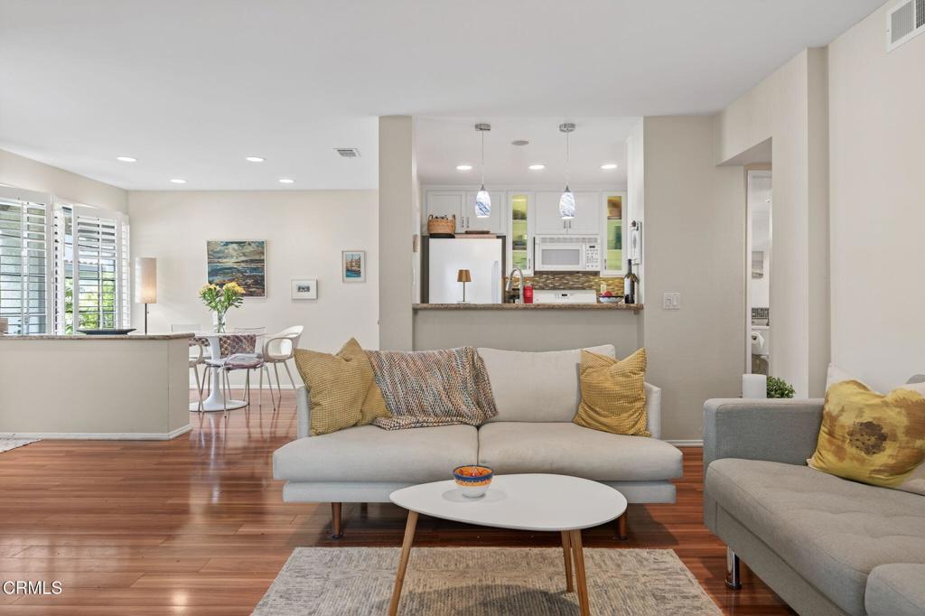 Oxnard, California, 93035, United States, 2 Bedrooms Bedrooms, ,2 BathroomsBathrooms,Residential,For Sale,1926318