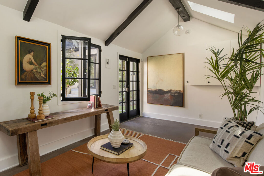Los Angeles, California, 90039, United States, 3 Bedrooms Bedrooms, ,2 BathroomsBathrooms,Residential,For Sale,1856882