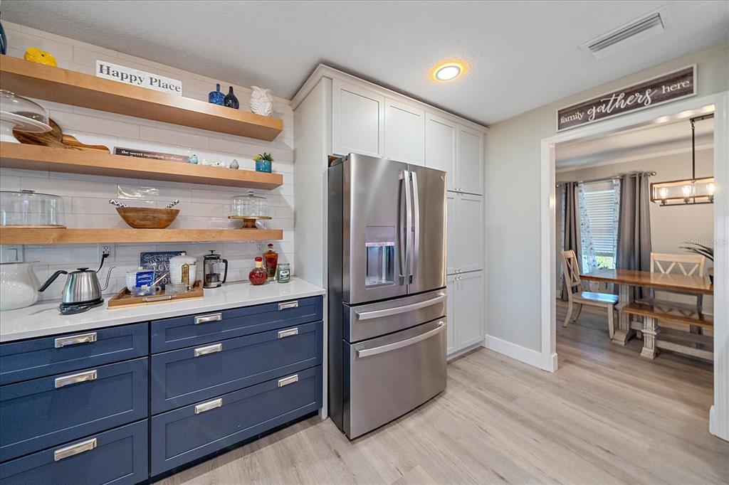 Bradenton, Florida, 34212, United States, 4 Bedrooms Bedrooms, ,3 BathroomsBathrooms,Residential,For Sale,1987592