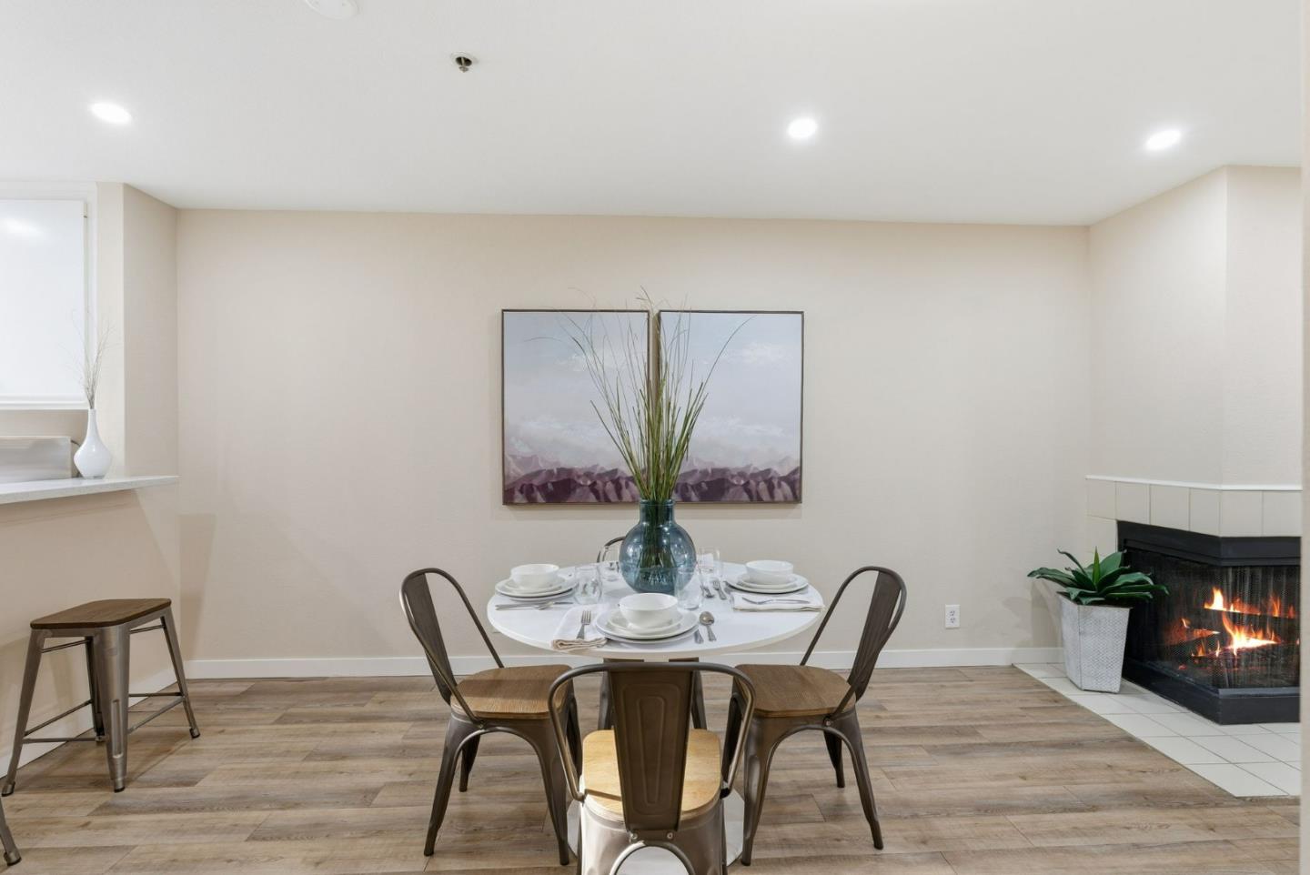 Palo Alto, California, 94306, United States, 2 Bedrooms Bedrooms, ,2 BathroomsBathrooms,Residential,For Sale,1992866