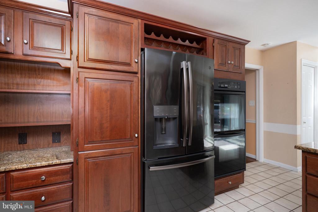 Reading, Pennsylvania, 19607, United States, 4 Bedrooms Bedrooms, ,4 BathroomsBathrooms,Residential,For Sale,1951295