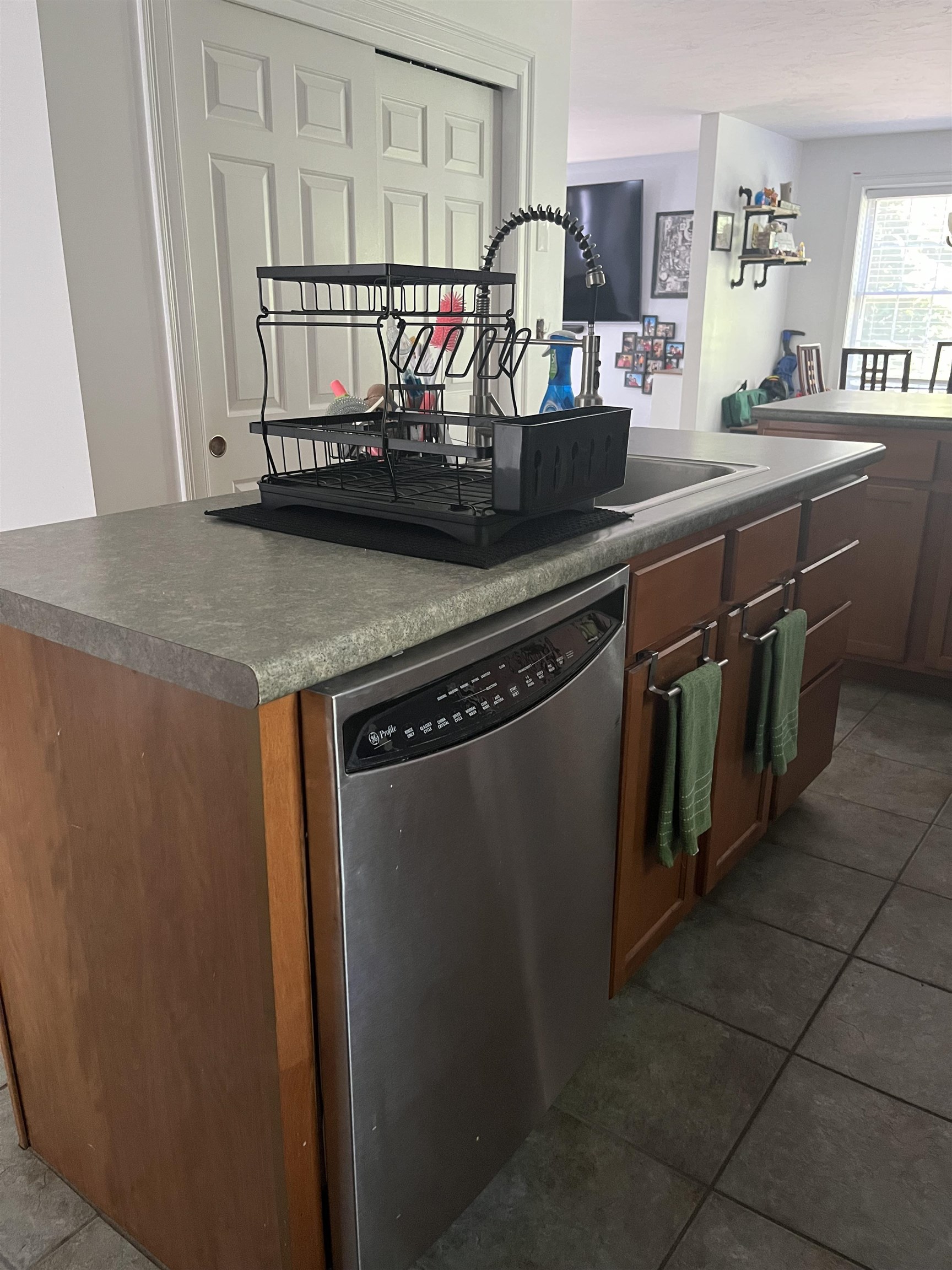 Pittsfield, New Hampshire, 03263, United States, 3 Bedrooms Bedrooms, ,3 BathroomsBathrooms,Residential,For Sale,1967669