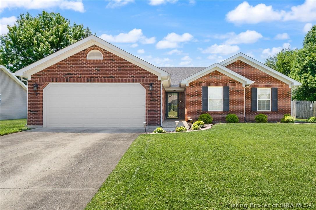 Savannah Nicole Rd, Jeffersonville, IN 47130