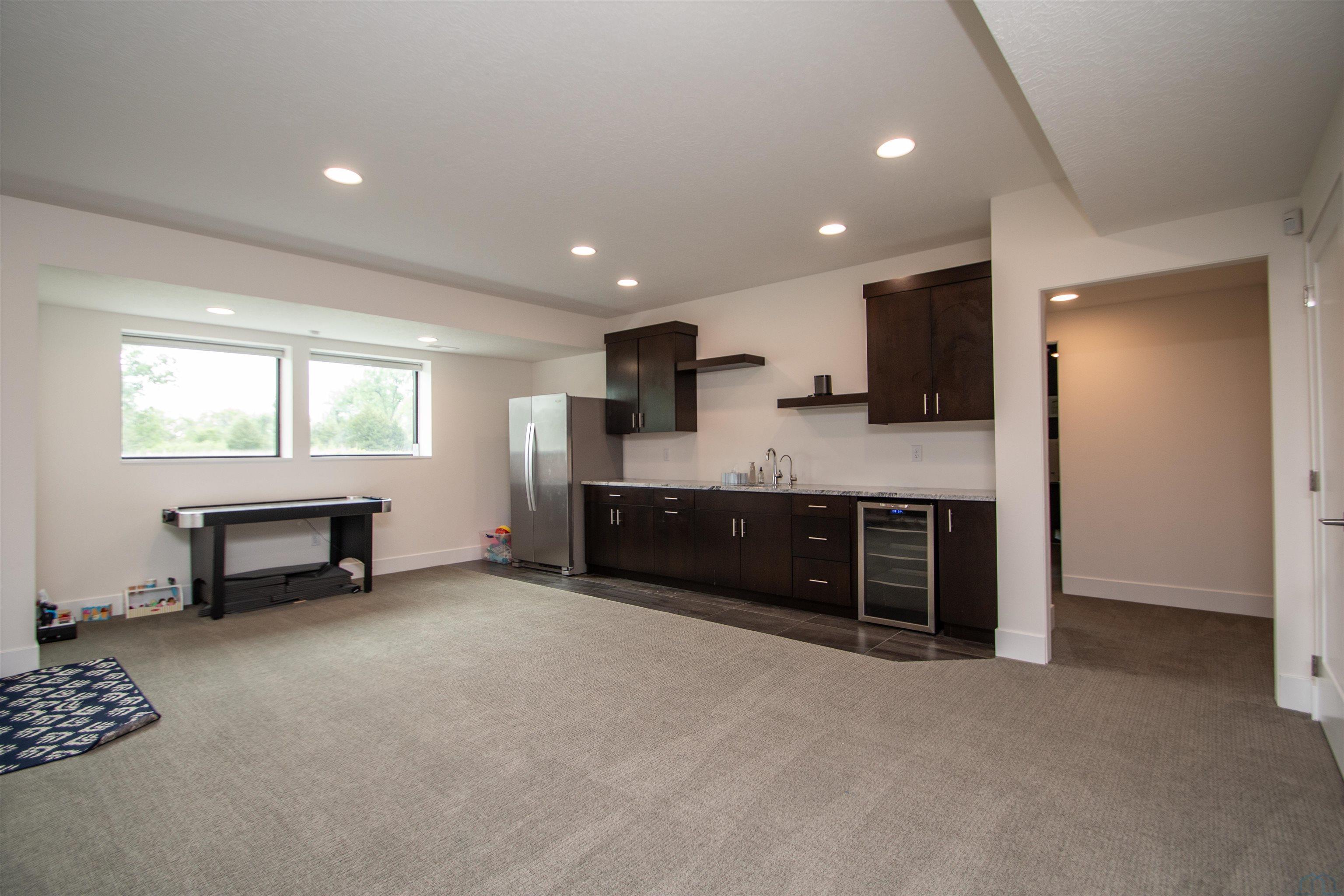 Jefferson, South Dakota, 57038, United States, 6 Bedrooms Bedrooms, ,3 BathroomsBathrooms,Residential,For Sale,1978978