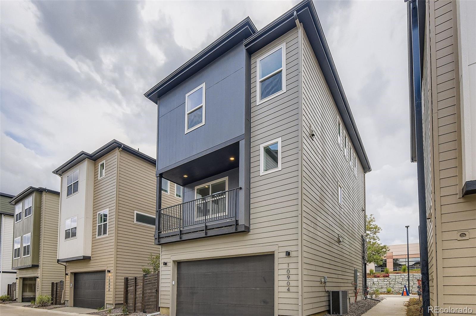 Englewood, Colorado, 80112, United States, 3 Bedrooms Bedrooms, ,4 BathroomsBathrooms,Residential,For Sale,1912671