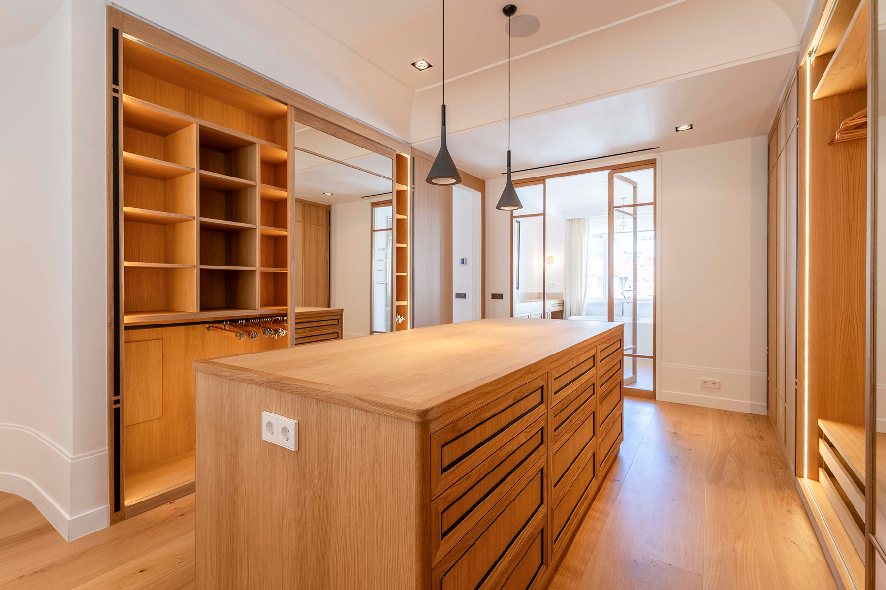  Exclusive 4th floor with garage and designer renovation in Justicia. Madrid - 物件實景