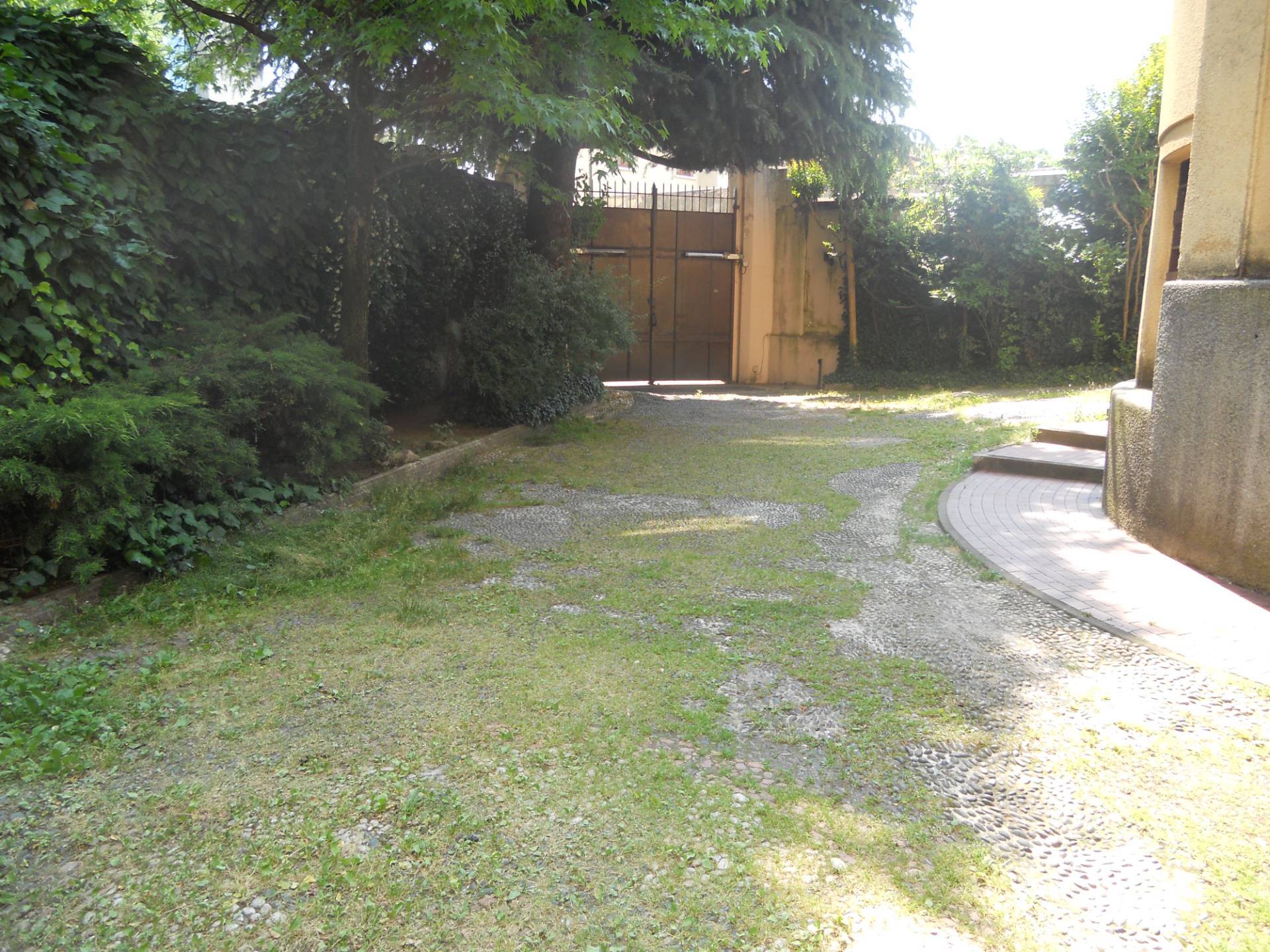 Legnano, Milano, 20025, IT, 4 Bedrooms Bedrooms, ,3 BathroomsBathrooms,Residential,For Sale,1949869